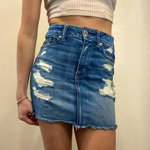 AMERICAN EAGLE DISTRESSED MINI DEMIN SKIRT